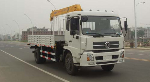 東風(fēng)天錦隨車起重運(yùn)輸車