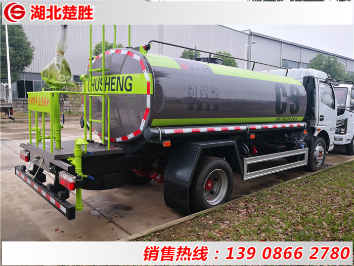 東風(fēng)多利卡9.5方綠化噴灑車