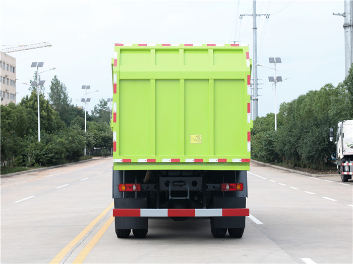 東風(fēng)天錦壓縮式對接垃圾車