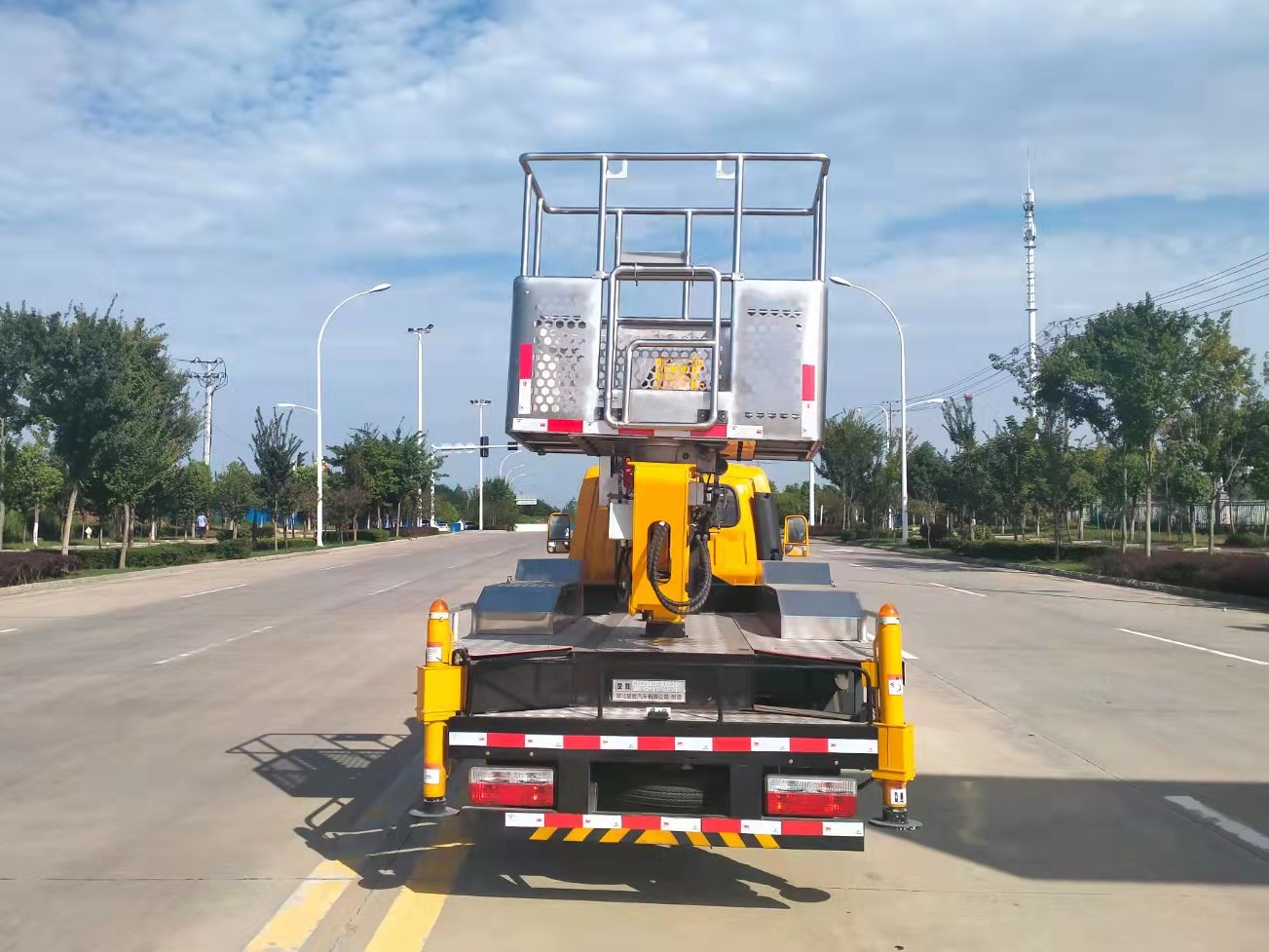 途逸藍牌24米直臂伸縮式高空作業(yè)車